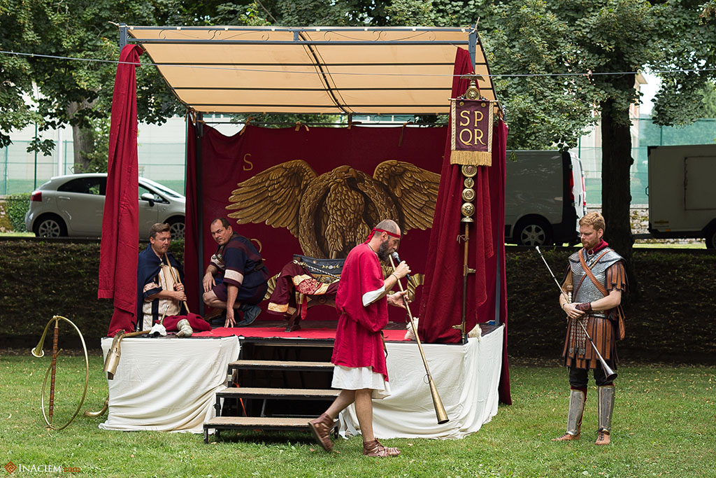 In front of the imperial tent, the musicians.